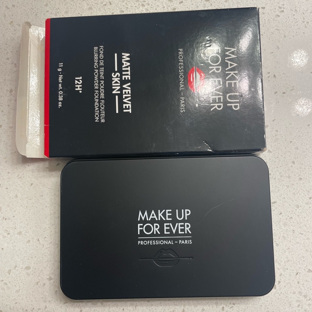 Makeup Forever matte velvet skin blurring power foundation in R370. NEVER USED**